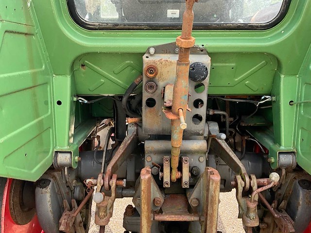 1982 fendt farmer 304ls turbomatik tweewielaangedreven landbouwtractor - afbeelding 8 van  29