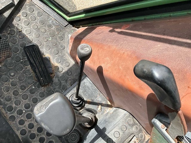 1982 fendt farmer 304ls turbomatik tweewielaangedreven landbouwtractor - afbeelding 17 van  29
