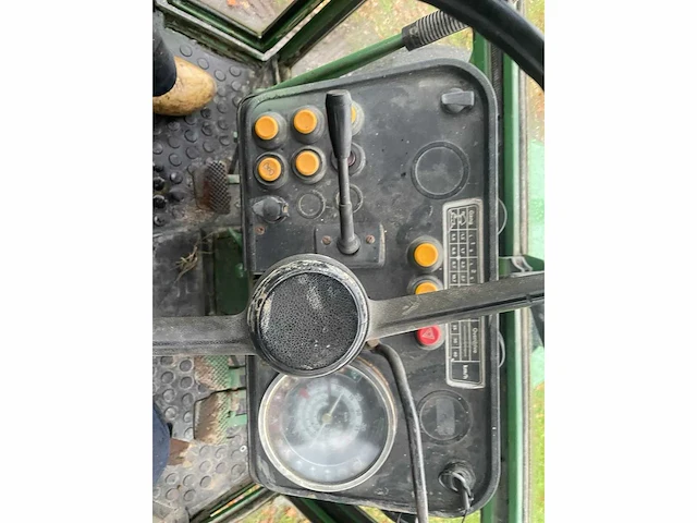 1982 fendt farmer 305 ls turbomatik vierwielaangedreven landbouwtractor - afbeelding 25 van  32