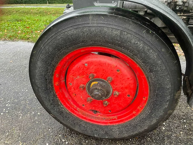 1982 fendt farmer 305 ls turbomatik vierwielaangedreven landbouwtractor - afbeelding 16 van  32