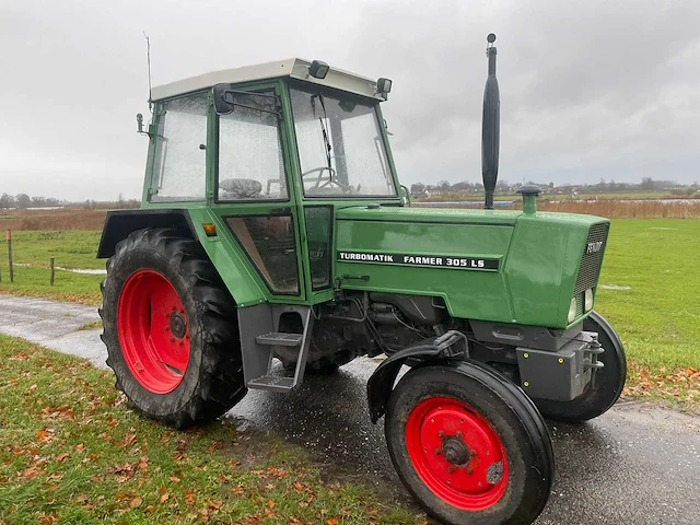 1982 fendt farmer 305 ls turbomatik vierwielaangedreven landbouwtractor - afbeelding 23 van  32