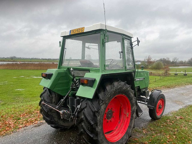 1982 fendt farmer 305 ls turbomatik vierwielaangedreven landbouwtractor - afbeelding 15 van  32