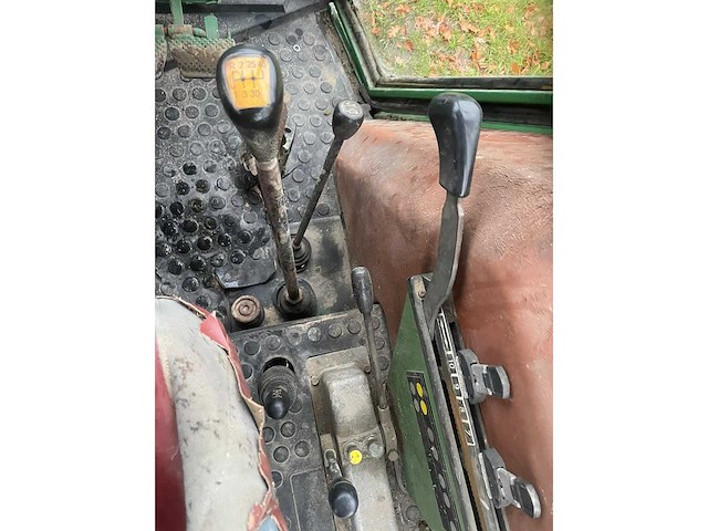 1982 fendt farmer 305 ls turbomatik vierwielaangedreven landbouwtractor - afbeelding 20 van  32