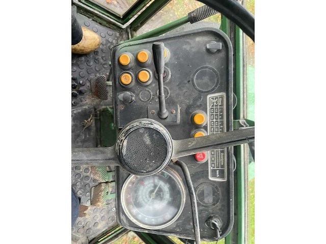 1982 fendt farmer 305 ls turbomatik vierwielaangedreven landbouwtractor - afbeelding 25 van  32