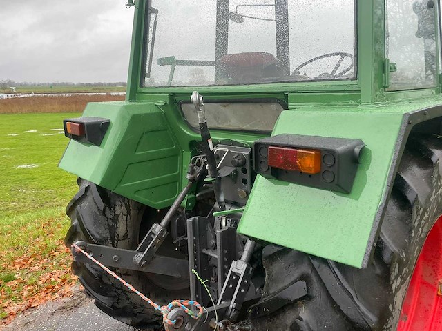 1982 fendt farmer 305 ls turbomatik vierwielaangedreven landbouwtractor - afbeelding 32 van  32