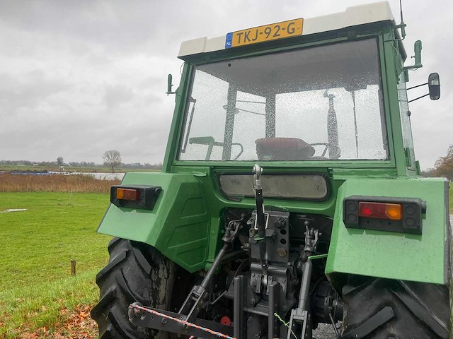 1982 fendt farmer 305 ls turbomatik vierwielaangedreven landbouwtractor - afbeelding 30 van  32