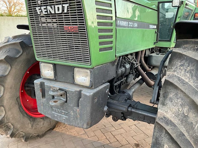 1982 fendt farmer 312 lsa vierwielaangedreven landbouwtractor - afbeelding 2 van  24