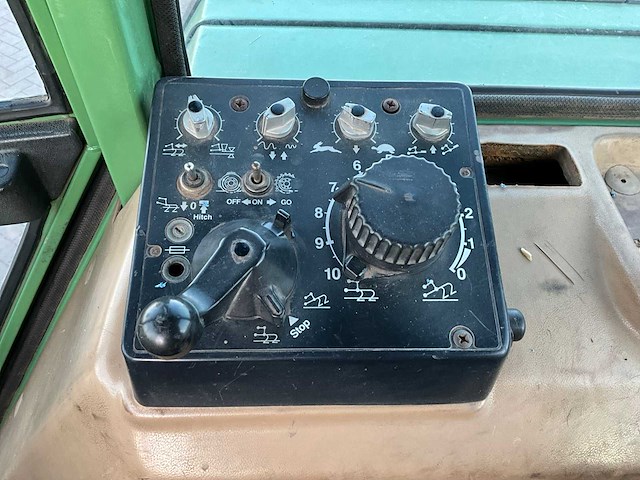 1982 fendt farmer 312 lsa vierwielaangedreven landbouwtractor - afbeelding 13 van  24