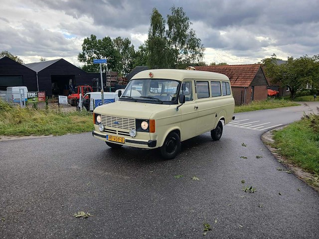 1982 ford transit bedrijfswagen - afbeelding 1 van  11