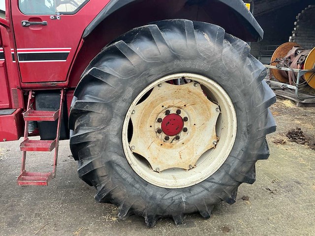 1982 international 1255 xl vierwielaangedreven landbouwtractor - afbeelding 4 van  38