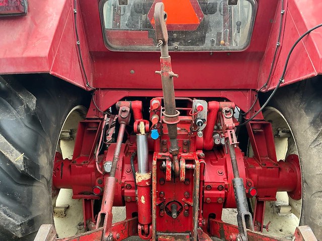 1982 international 1255 xl vierwielaangedreven landbouwtractor - afbeelding 6 van  38