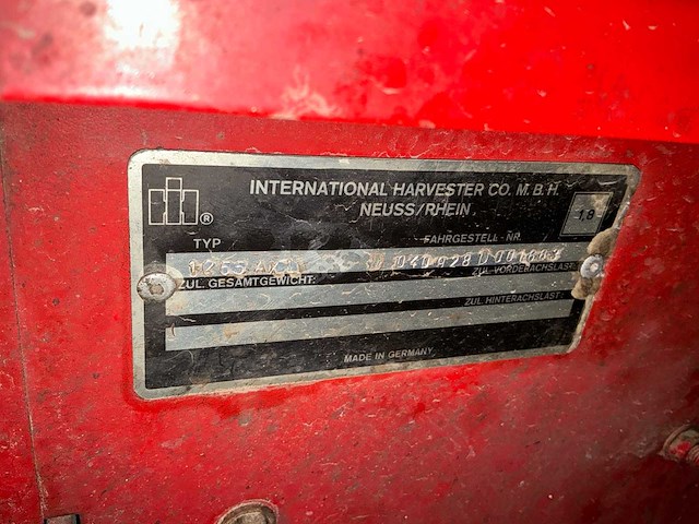 1982 international 1255 xl vierwielaangedreven landbouwtractor - afbeelding 25 van  38