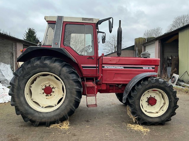 1982 international 1255 xl vierwielaangedreven landbouwtractor - afbeelding 29 van  38