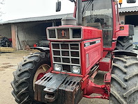 1982 international 1255 xl vierwielaangedreven landbouwtractor - afbeelding 1 van  10