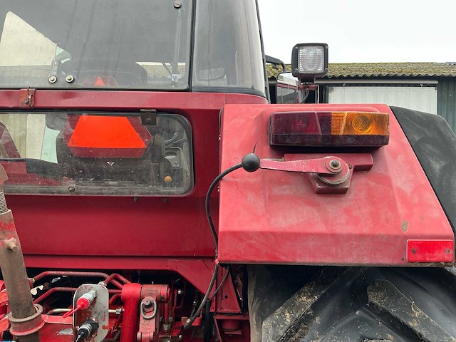 1982 international 1255 xl vierwielaangedreven landbouwtractor - afbeelding 4 van  10
