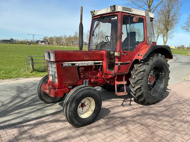 1982 international 845xl tweewielaangedreven landbouwtractor - afbeelding 16 van  28