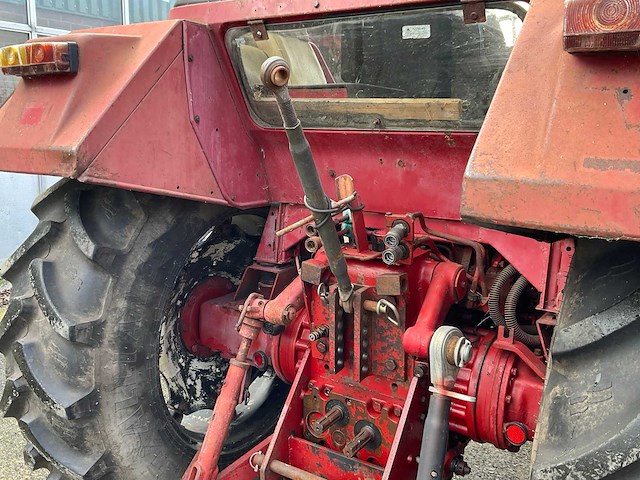 1982 international 845xl tweewielaangedreven landbouwtractor - afbeelding 2 van  17
