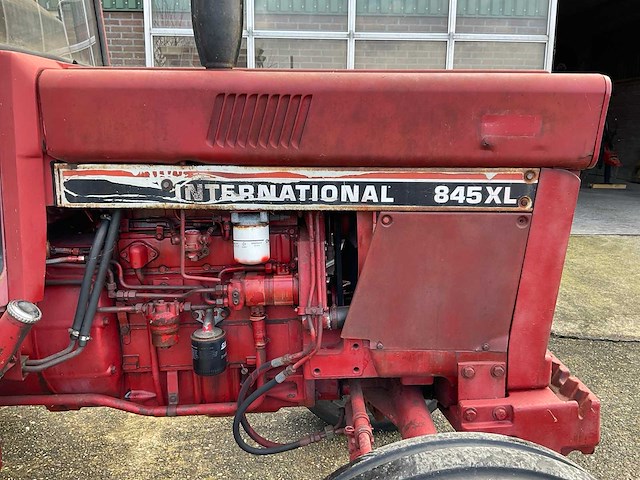 1982 international 845xl tweewielaangedreven landbouwtractor - afbeelding 3 van  17