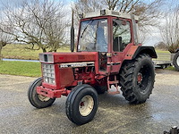 1982 international 845xl tweewielaangedreven landbouwtractor - afbeelding 1 van  17
