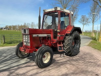 1982 international 845xl tweewielaangedreven landbouwtractor - afbeelding 1 van  28