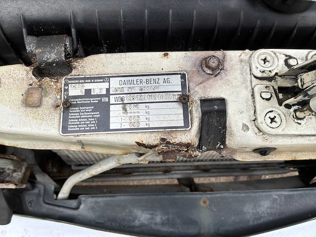1982 mercedes-benz 200d (w123) oldtimer - afbeelding 8 van  30
