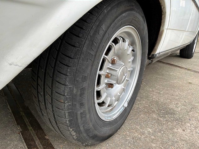 1982 mercedes-benz 200d (w123) oldtimer - afbeelding 13 van  28