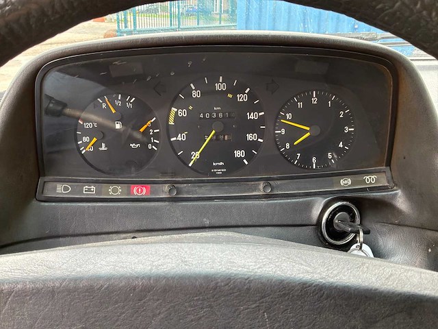1982 mercedes-benz 200d (w123) oldtimer - afbeelding 28 van  28