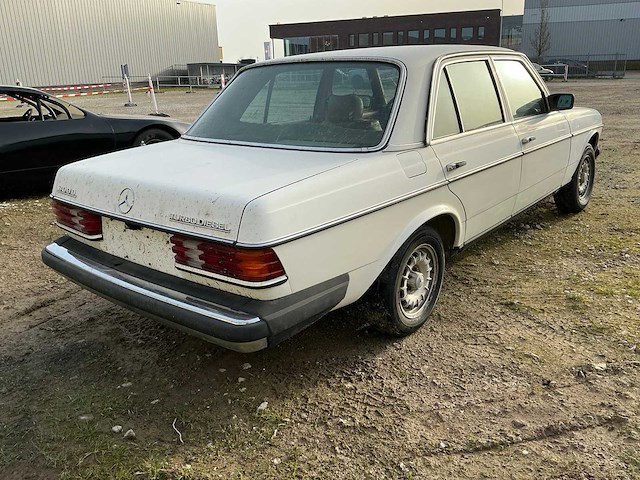 1982 mercedes-benz 300d turbo diesel personenauto - afbeelding 24 van  28