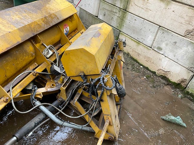 1982 nido hyl240 sneeuwschuiver - afbeelding 4 van  8