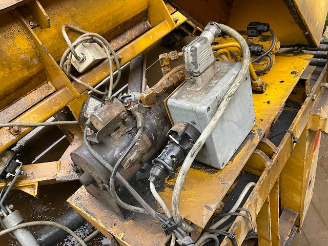 1982 nido hyl240 sneeuwschuiver - afbeelding 6 van  8