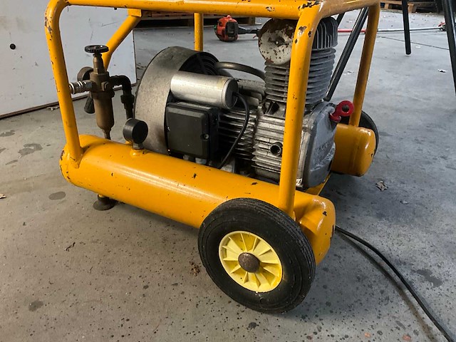 1982 schneider compact 350 luchtcompressor - afbeelding 8 van  11