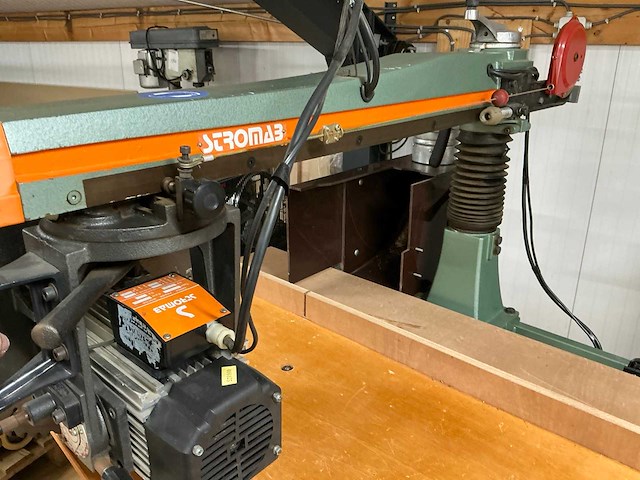 1982 seromab rs/65 radiaalafkortzaagmachine - afbeelding 5 van  6