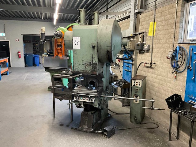 1982 stankoimport kd1424a excenterpers - afbeelding 2 van  18