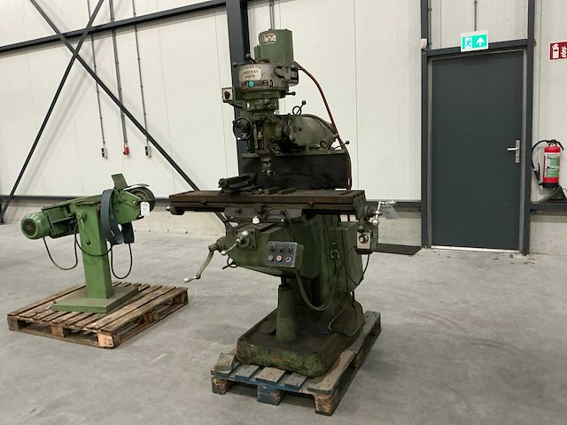 1982 universele freesmachine - afbeelding 1 van  12