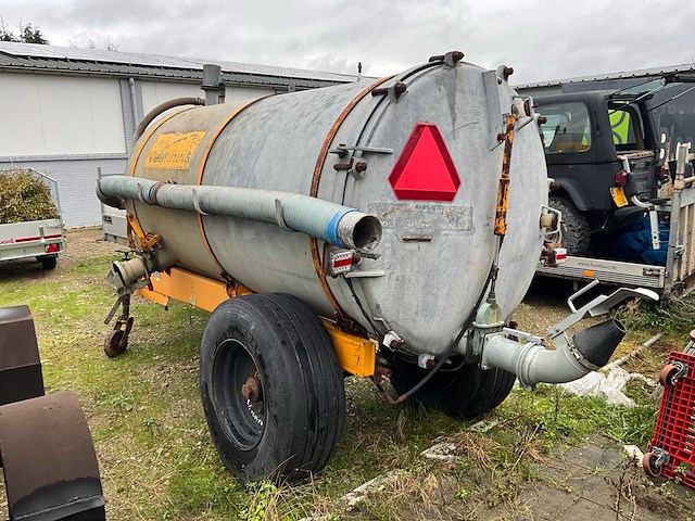 1982 veenhuis 5800 mesttank - afbeelding 2 van  24