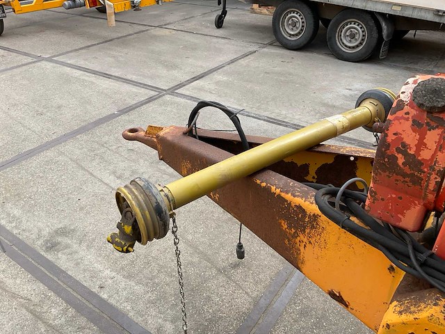 1982 veenhuis 5800 mesttank - afbeelding 14 van  16