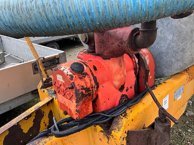 1982 veenhuis 5800 mesttank - afbeelding 3 van  24