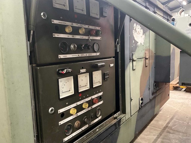 1983 dynaf 88005d noodstroomaggregaat - afbeelding 4 van  6