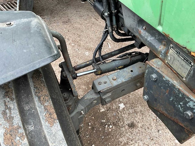 1983 fendt 305ls turbomatik tweewielaangedreven landbouwtractor - afbeelding 14 van  33