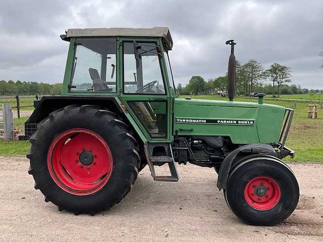 1983 fendt 305ls turbomatik tweewielaangedreven landbouwtractor - afbeelding 29 van  33