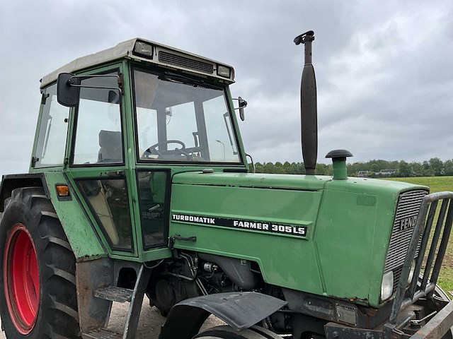 1983 fendt 305ls turbomatik tweewielaangedreven landbouwtractor - afbeelding 2 van  22