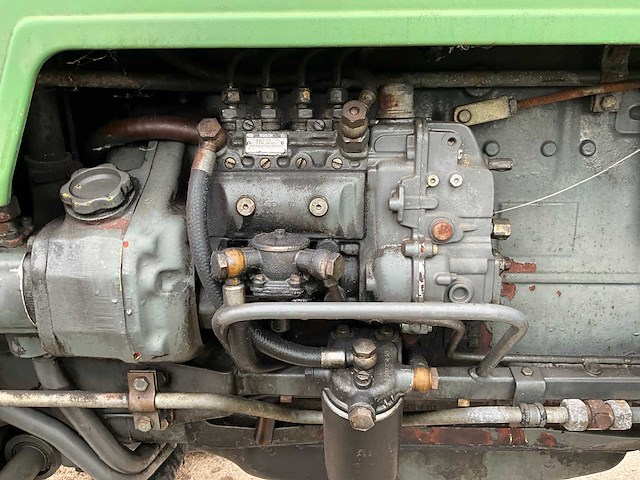 1983 fendt 305ls turbomatik tweewielaangedreven landbouwtractor - afbeelding 12 van  22