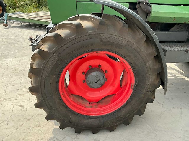 1983 fendt favorit 610lsa turbomatik vierwielaangedreven landbouwtractor - afbeelding 8 van  24