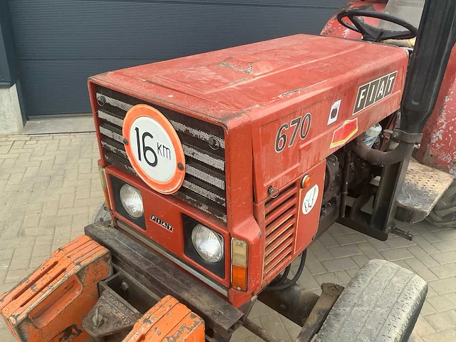 1983 fiat 670 f78 oldtimer tractor - afbeelding 19 van  23