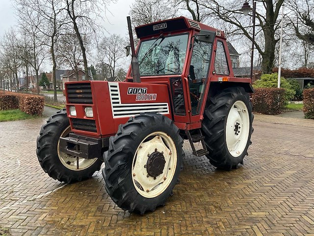 1983 fiatagri 680 dth vierwielaangedreven landbouwtractor - afbeelding 1 van  33
