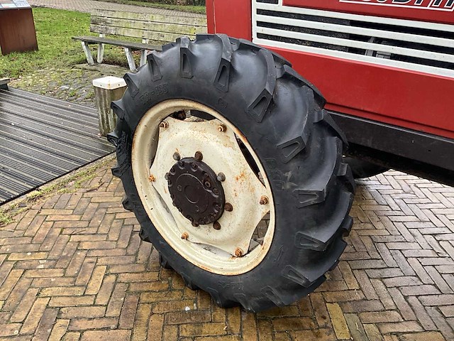 1983 fiatagri 680 dth vierwielaangedreven landbouwtractor - afbeelding 10 van  33