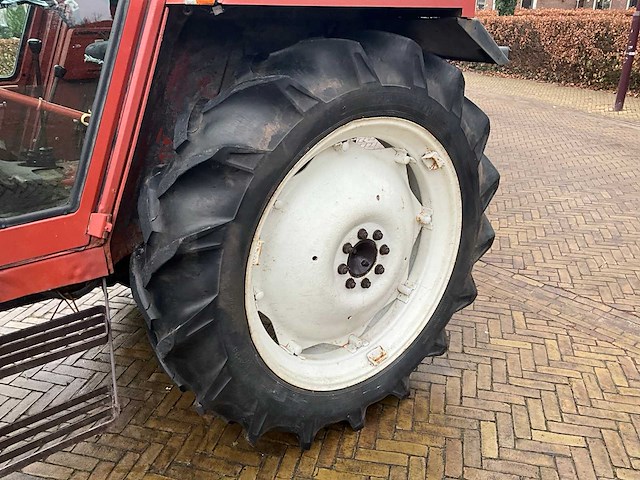 1983 fiatagri 680 dth vierwielaangedreven landbouwtractor - afbeelding 11 van  33