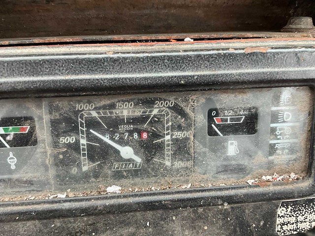 1983 fiatagri 680 dth vierwielaangedreven landbouwtractor - afbeelding 19 van  33