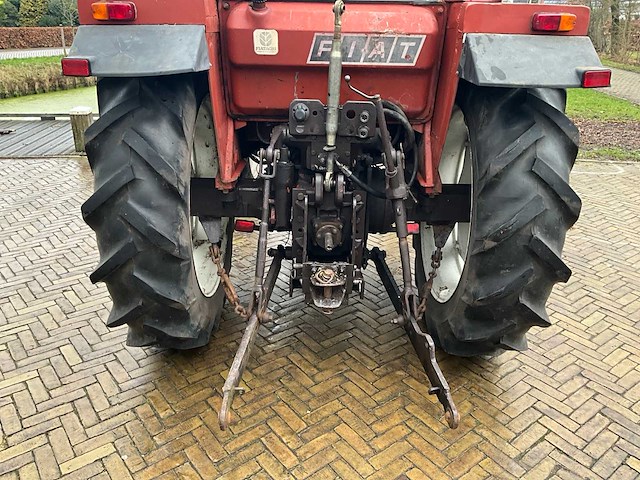 1983 fiatagri 680 dth vierwielaangedreven landbouwtractor - afbeelding 4 van  18