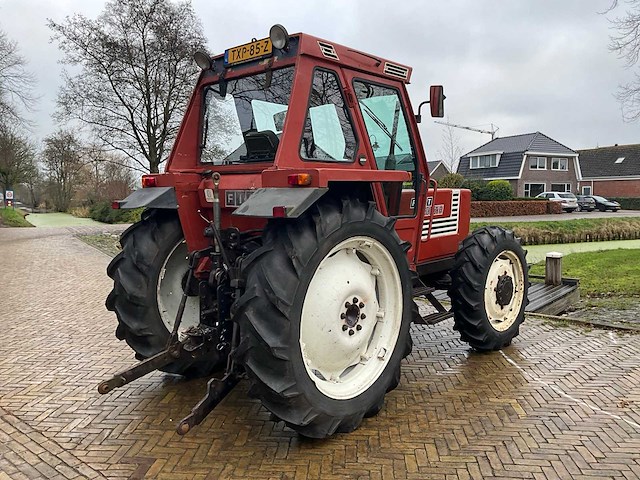 1983 fiatagri 680 dth vierwielaangedreven landbouwtractor - afbeelding 17 van  18